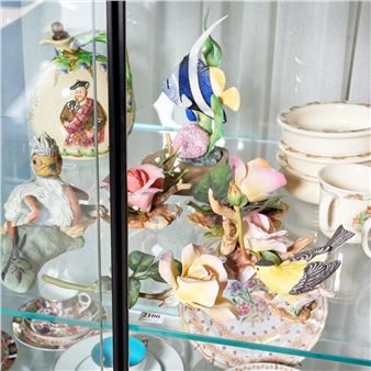 A COLLECTION OF BOEHM ANIMALS AND FLOWERS H.24CM (TALLEST - Boehm